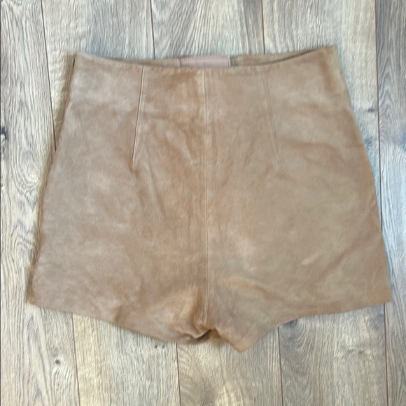Fifth & Mode Camel Suede Lace-Up Shorts | Intermix | Size 6 - Picture 4 of 8